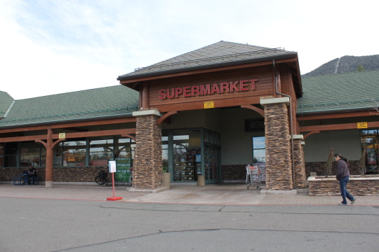 Tahoe Supermarket Raleys