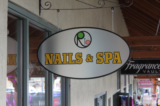 rio nails & spa sign