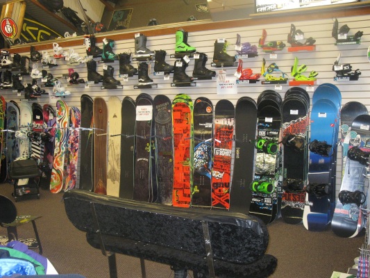 lake tahoe winter shopping - snowboards and boots at tahoe sports ltd